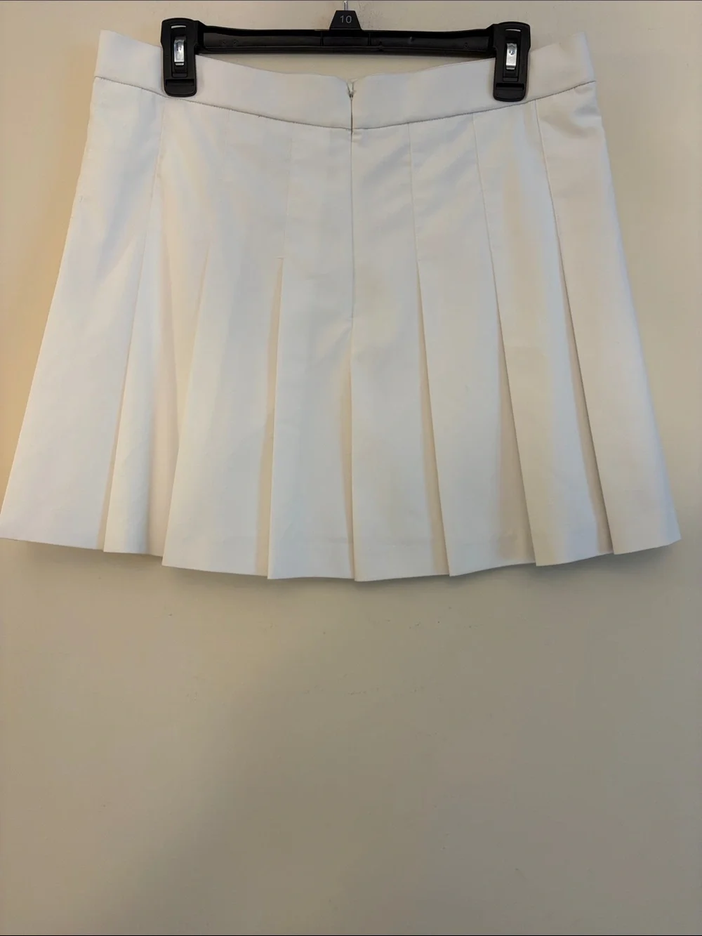 Uniqlo crisp white